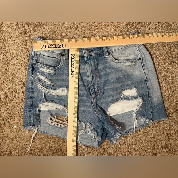 American Eagle Women's Denim Jeans Mom Shorts Size 12 Heavily distressed - Picture 11 of 11